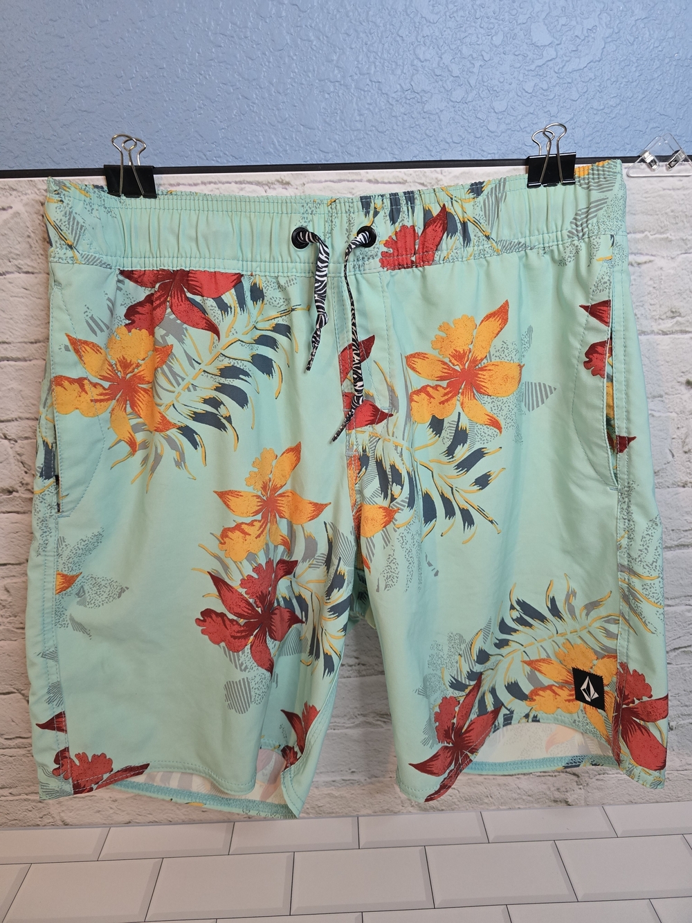 Volcom Mint Floral Board Shorts with Orange and Red Blooms Sz S
